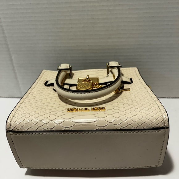 Michael Kors Cream and Gold Mini Bag - Picture 5 of 8